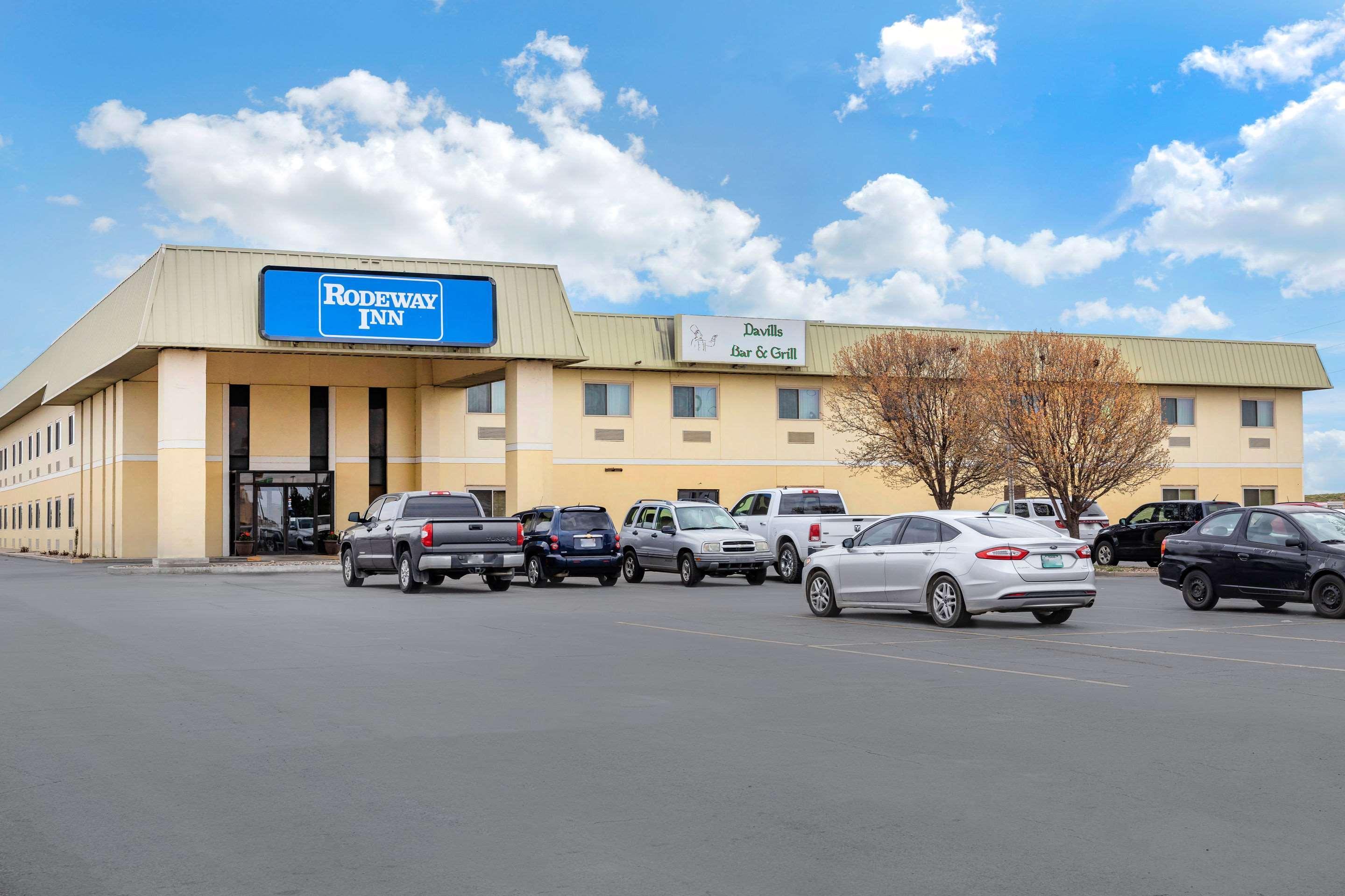 Rodeway Inn South Hutchinson ภายนอก รูปภาพ