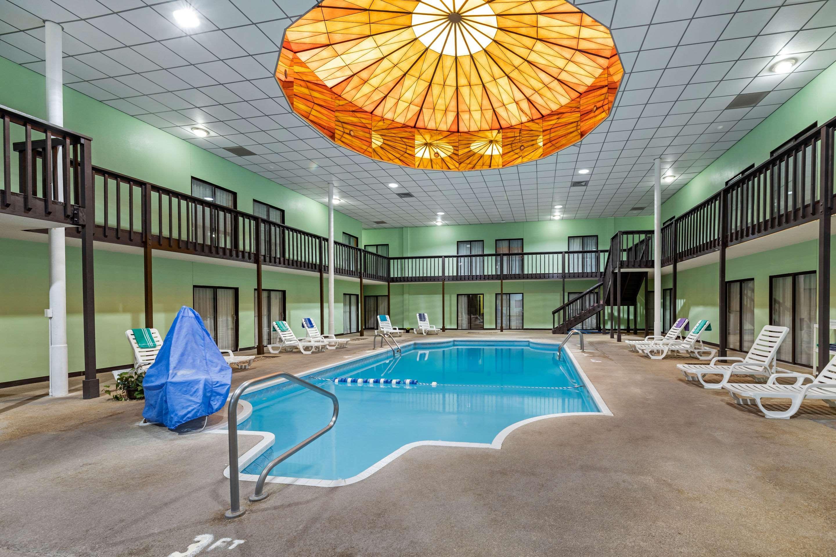 Rodeway Inn South Hutchinson ภายนอก รูปภาพ