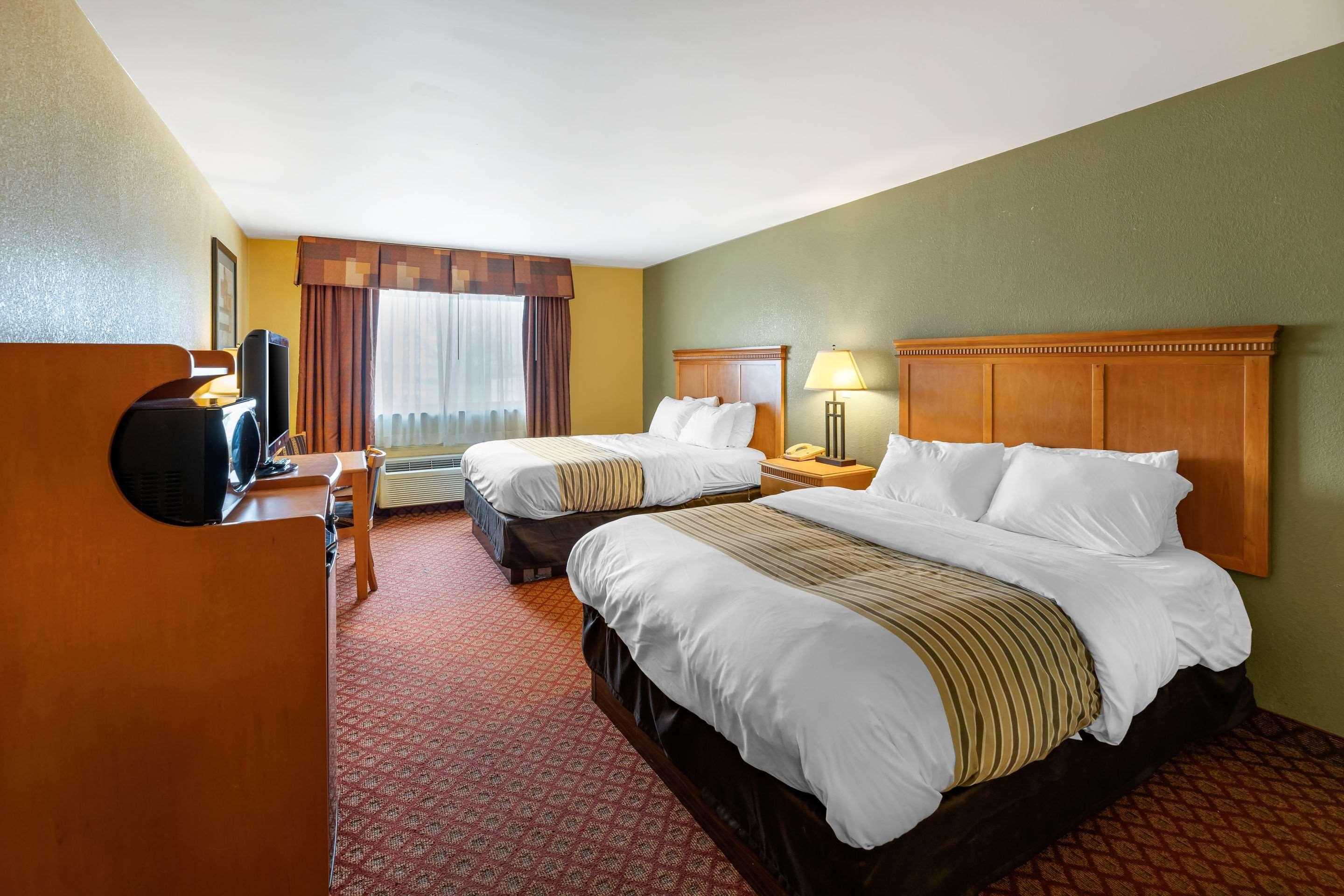 Rodeway Inn South Hutchinson ภายนอก รูปภาพ