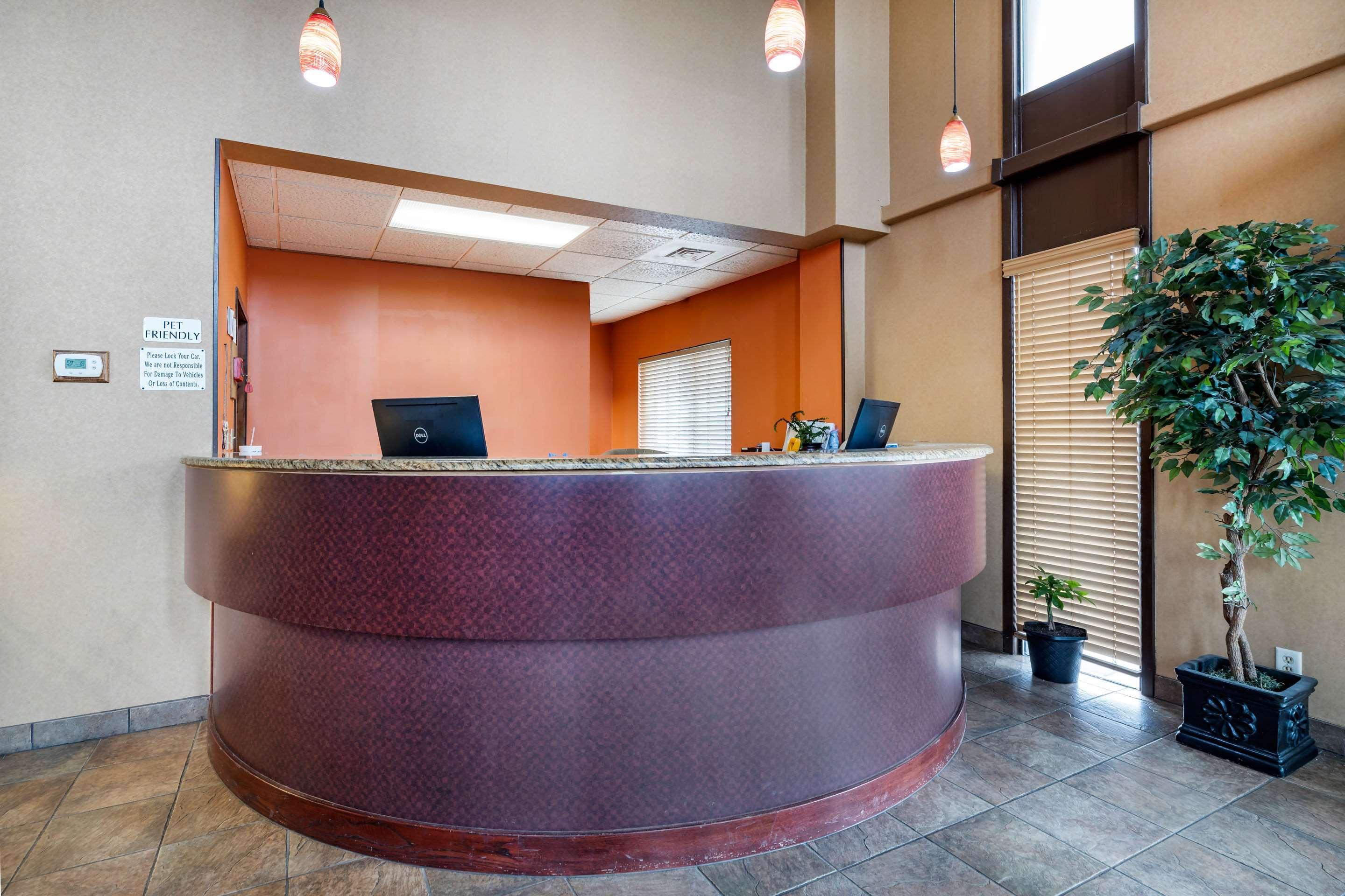 Rodeway Inn South Hutchinson ภายนอก รูปภาพ