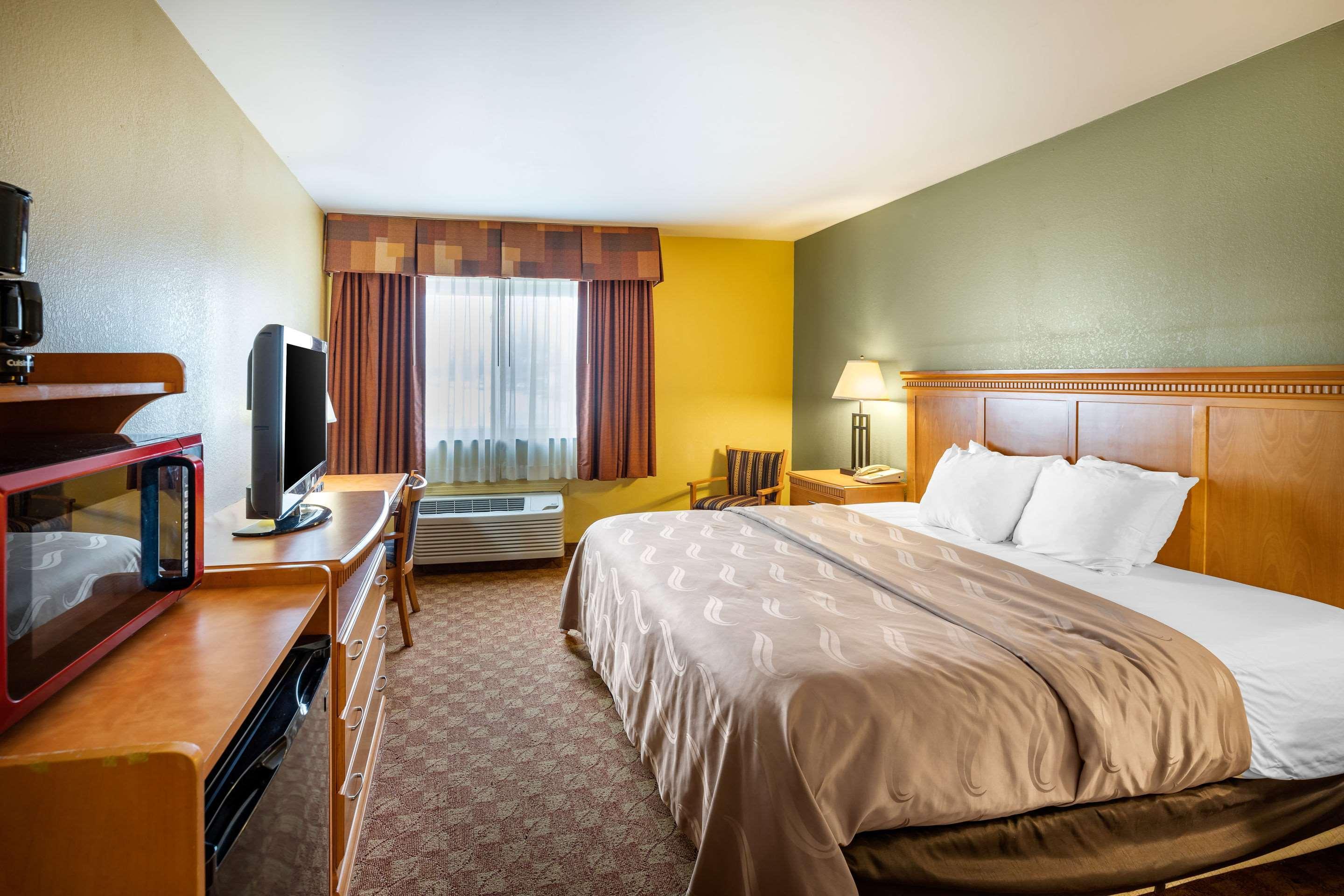 Rodeway Inn South Hutchinson ภายนอก รูปภาพ