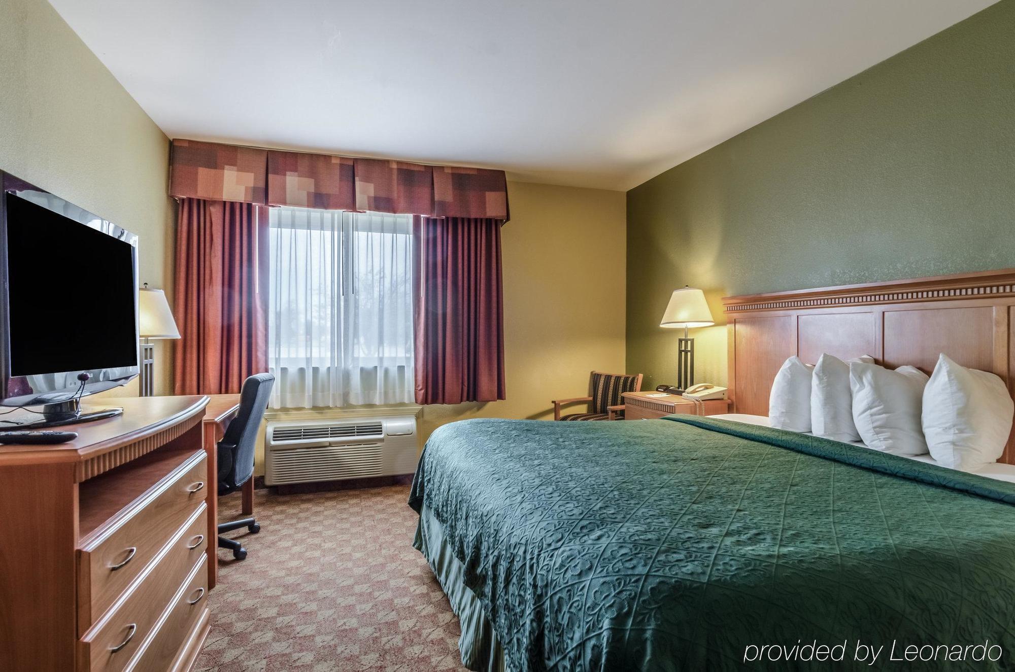 Rodeway Inn South Hutchinson ภายนอก รูปภาพ