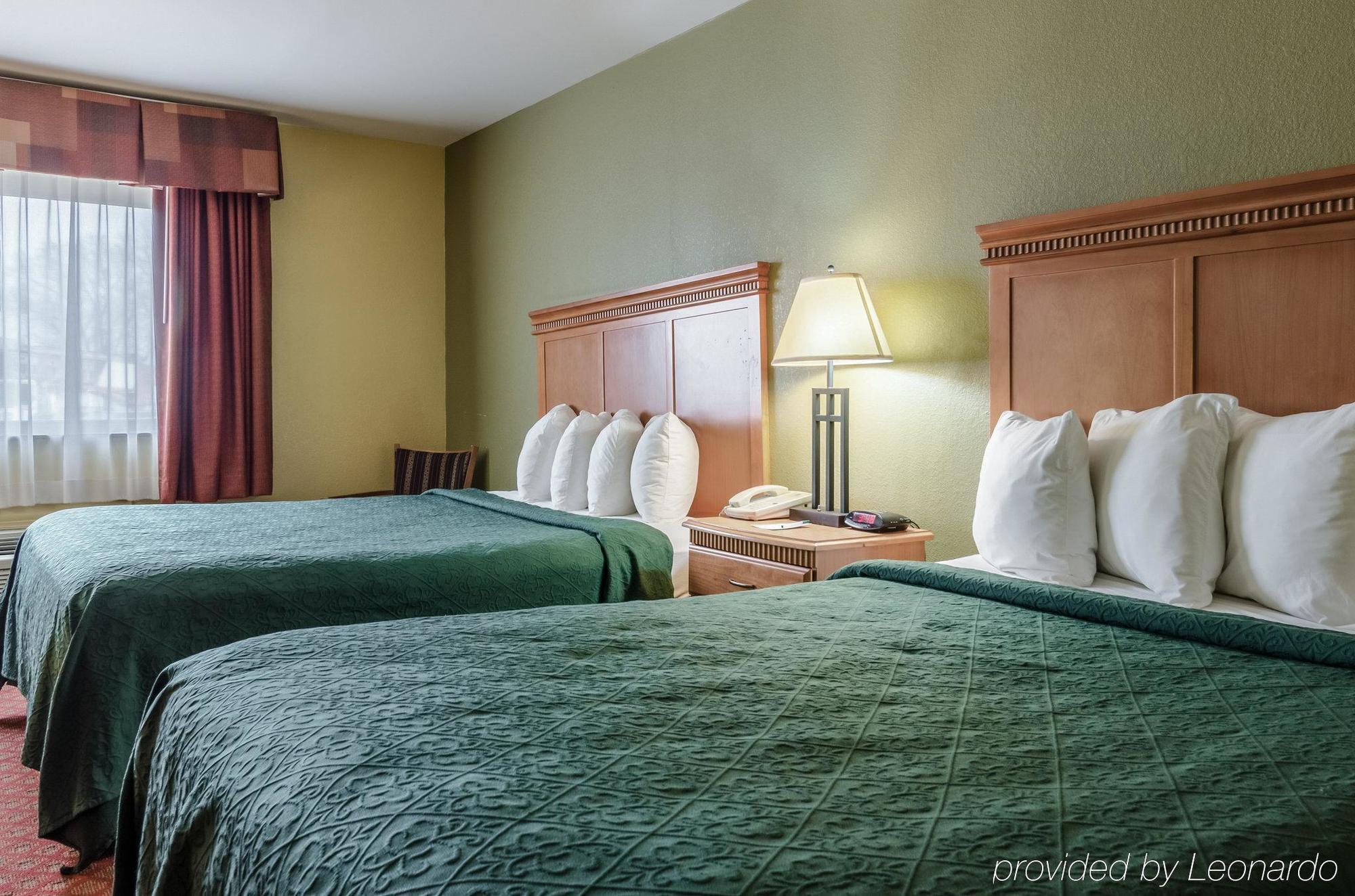 Rodeway Inn South Hutchinson ภายนอก รูปภาพ