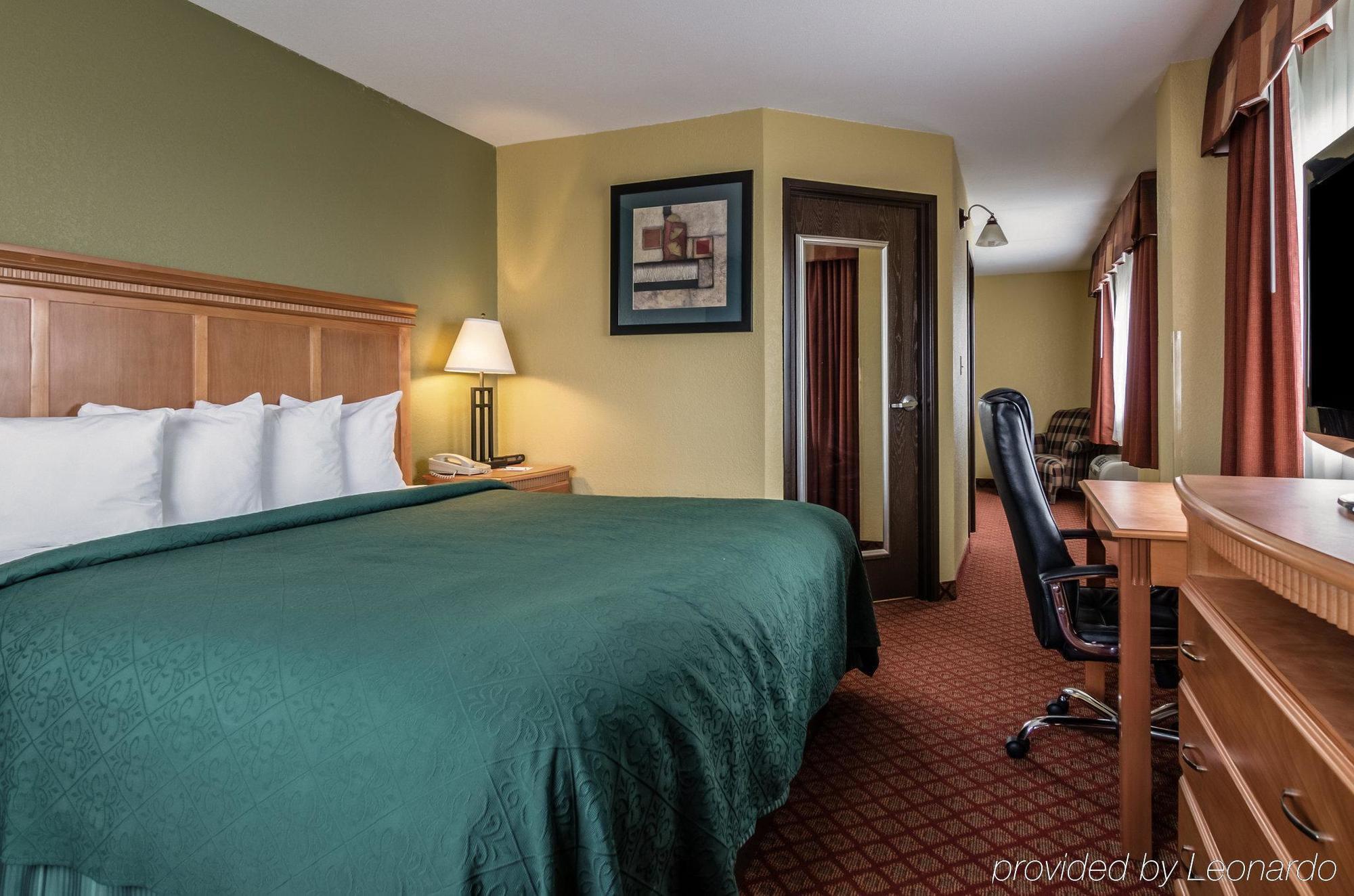 Rodeway Inn South Hutchinson ภายนอก รูปภาพ